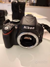 Kit Nikon D5100 + 18 - 200mm + 35mm + borse