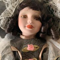 Bambola porcelain doll