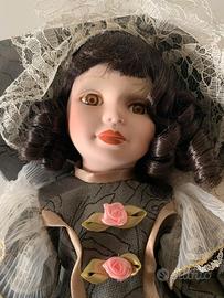 Bambola porcelain doll