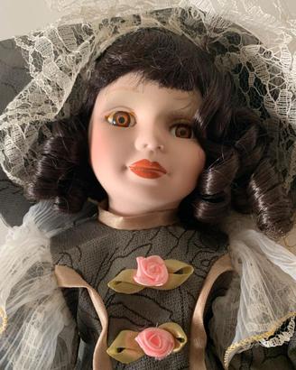 Bambola porcelain doll