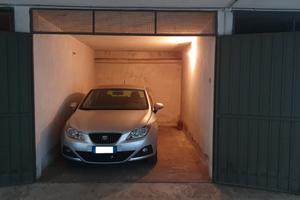 Garage in Via Zarotto Parma