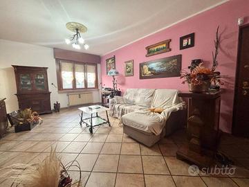 Appartamento di 97 m² con 3 locali e box auto a Mo