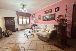 Appartamento di 97 m² con 3 locali e box auto a Mo