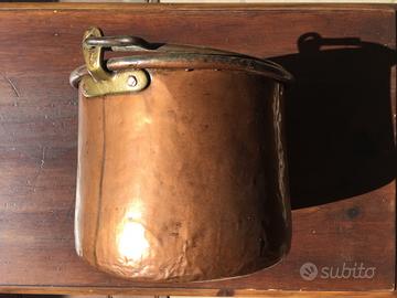 Paiolo in rame con manico in ferro battuto