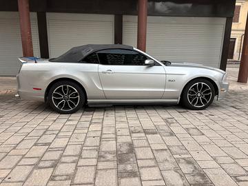 Cerchi e gomme da 19 perfette ford mustang