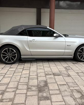 Cerchi e gomme da 19 perfette ford mustang