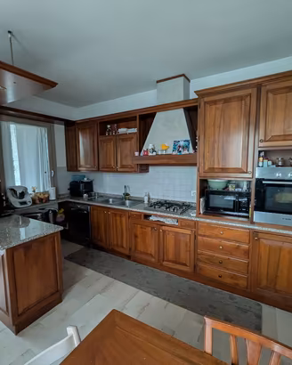 Cucina in noce classica