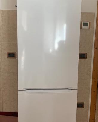 Frigorifero combinato KOENIC KFK 46424 A1 – 341 L