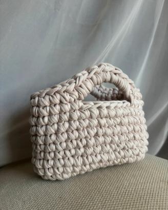 Pochette in fettuccia