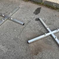 Coppia basi per traliccio americana