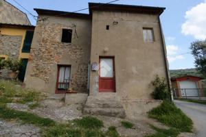 CASA SEMINDIPENDENTE A LAMPORECCHIO