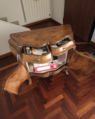 Mobile in radica del '900