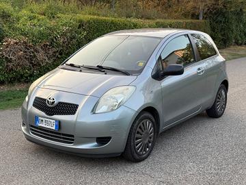 Toyota Yaris 1.0 3 porte Sol