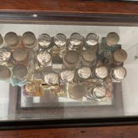 Vetrinetta con profumi