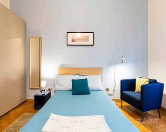 Stanza in appartamento di 134 m² a Milano