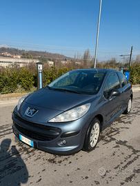 Peugeot 207 benzina per neopatentato