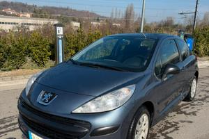Peugeot 207 benzina per neopatentato