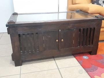 Tavolino con piano in cristallo e antine massello