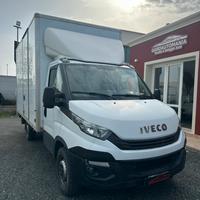 Iveco Daily 35.120 con pedana traslochi