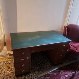 Scrivania ministeriale