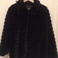 Giacca ecopelliccia nera