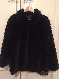 Giacca ecopelliccia nera