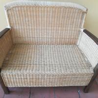 Divano in rattan e legno