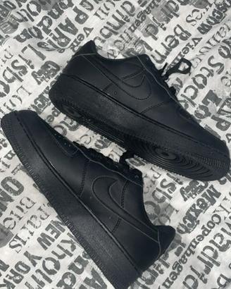 Nike Air Force 1 nere, taglia 45