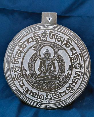 Pietra lavica incisa Kama-Sutra