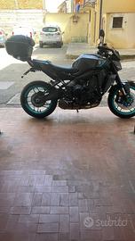 Moto Yamaha MT-09 Y-AMT