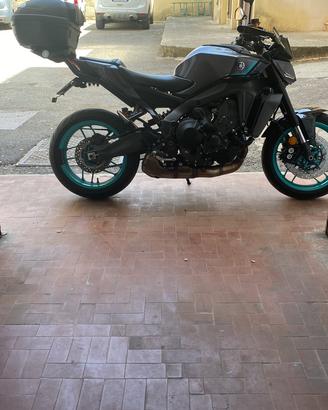 Moto Yamaha MT-09 Y-AMT