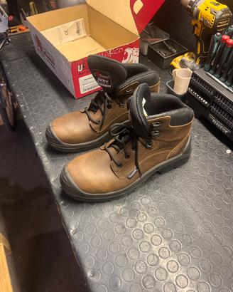 Scarpe antifortunistiche