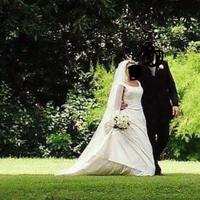 Vestito da sposa con accessori