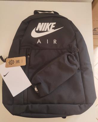zaino e astuccio Nike, nuovo con cartellino