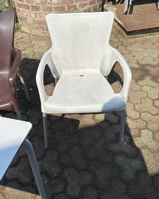 Sedie e tavoli da giardino