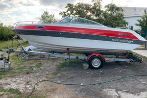 Motoscafo semicabinato