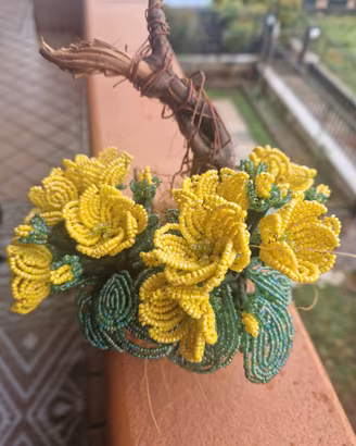 fiori  fatti a mano con perline