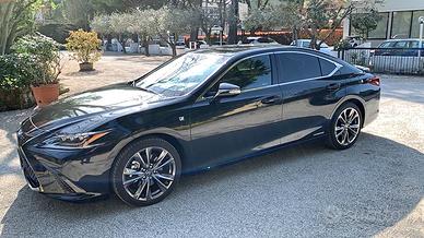 Auto come nuova, chilometraggio bassissimo.