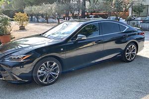 Auto come nuova, chilometraggio bassissimo.