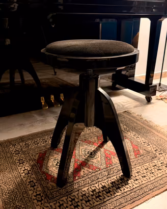 Sgabello per pianoforte
