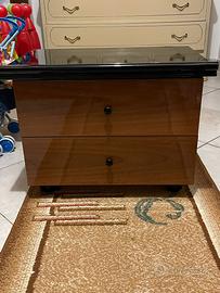 Coppia di comodini nero e marrone