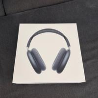 AirPods Max with smart case