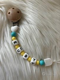 Catenella ciuccio in silicone con clip in legno