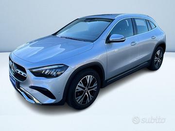 Mercedes GLA 180 d Progressive Advanced auto