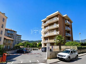 LEGINO - CINQUE LOCALI IN VIA BOVE