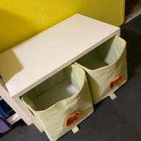 Panca contenitiva per giochi su ruote