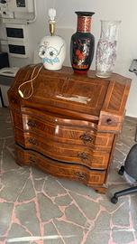 Secretaire antico in legno con ribalta