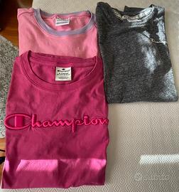Lotto di tre T-shirt della Champion