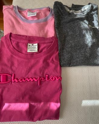Lotto di tre T-shirt della Champion