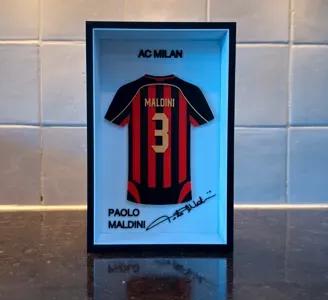 Espositore Paolo Maldini milan  Maglia
